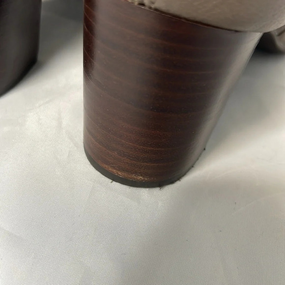 NURTURE Palie Taupe Brown Leather Over The Ankle Booties Stacked Chunky Heel 9.5 - Picture 11 of 14